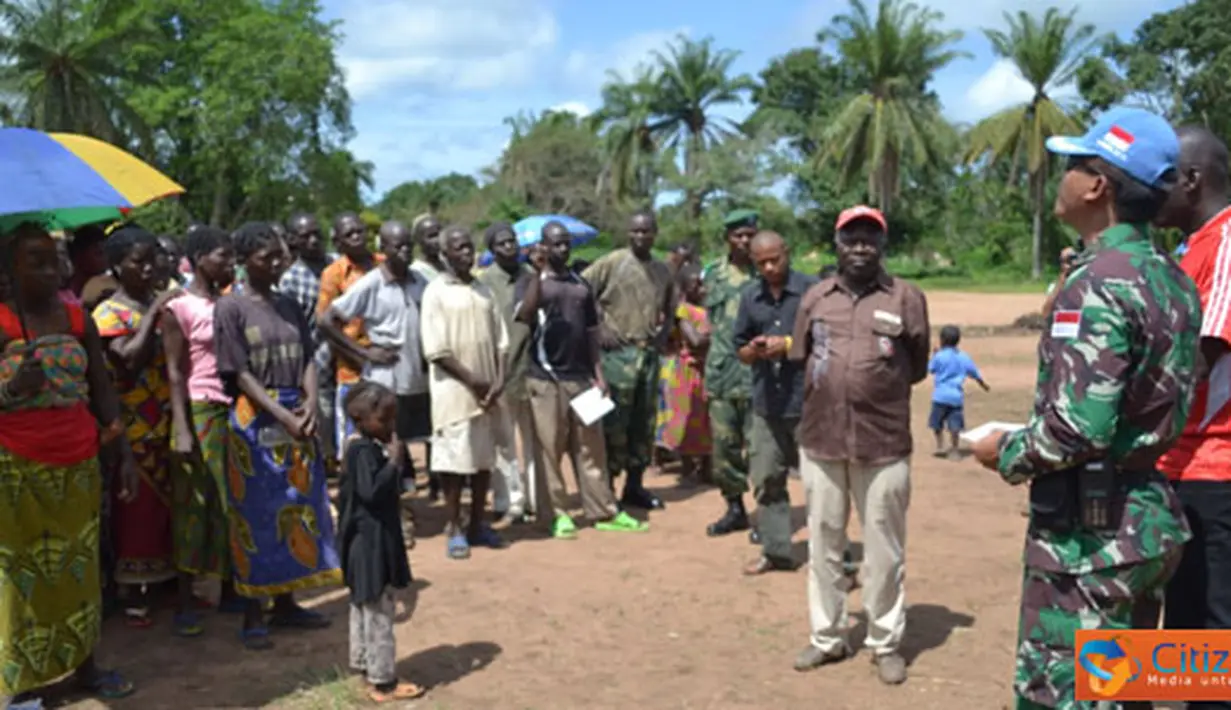 Citizen6, Kongo: Satgas Kizi TNI Konga XX-H/Monusco menggelar Upacara Hari Ulang Tahun (HUT) TNI ke-66 disertai dengan bakti sosial di Bumi Nusantara, Camp Dungu, Kongo, Rabu (5/10). (Pengirim: Badarudin Bakri)