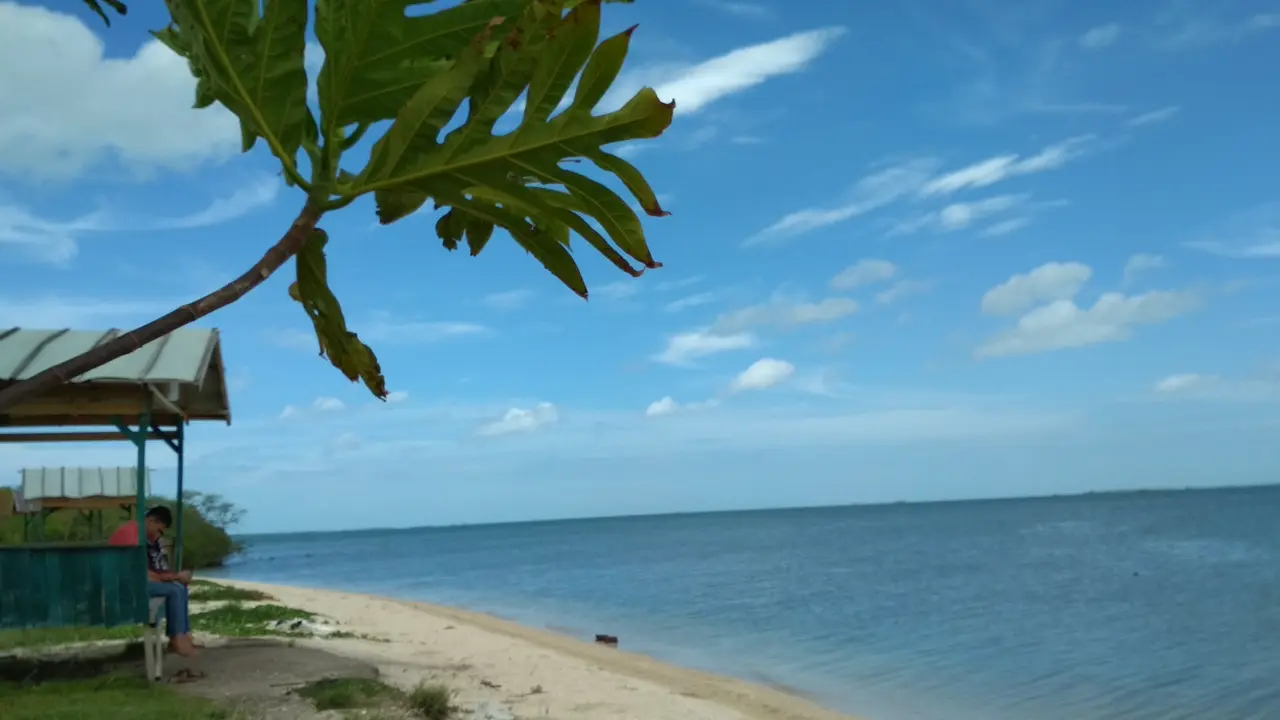 Ucapkan Selamat Tinggal Mantan Pacar di Pulau Lima Banten