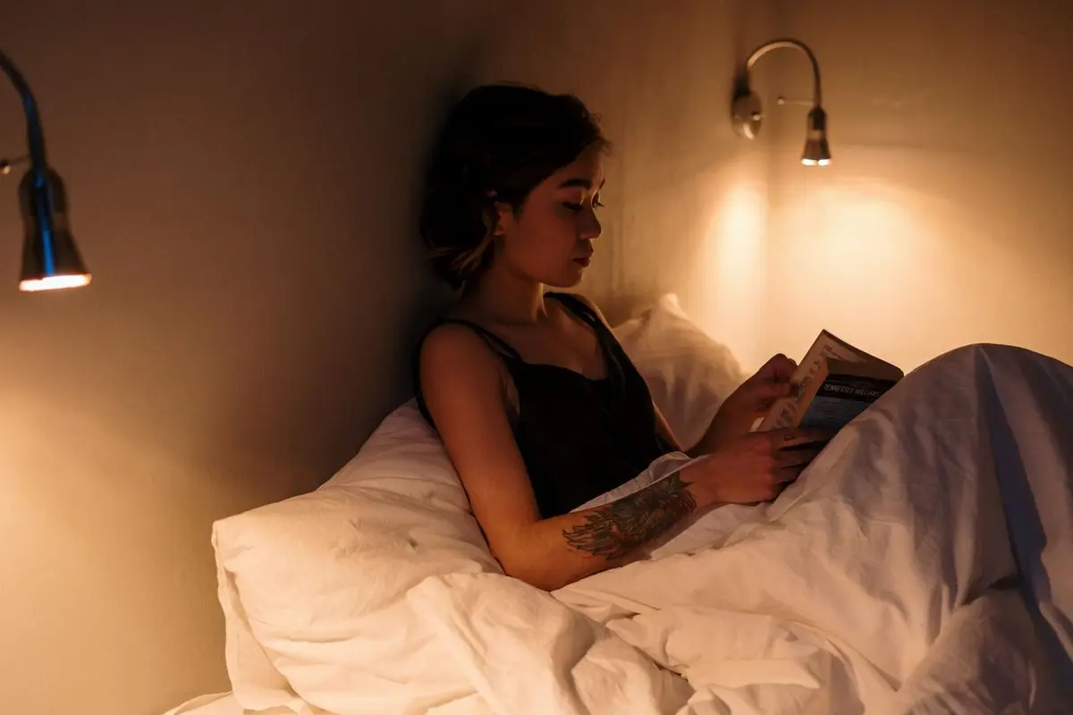 Sering Menunda Tidur Meski Mengantuk? Kenali Revenge Bedtime Procrastination