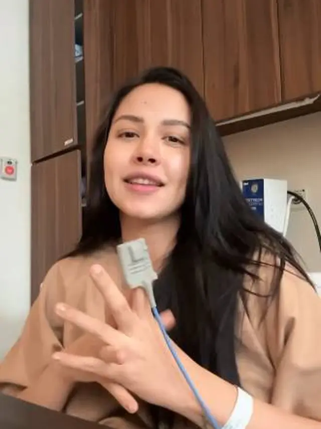 Melahirkan Anak Pertama, Ini 7 Momen Estelle Linden dan Suami Jelang Persalinan
