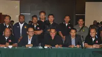 Letjen TNI Edy Rahmayadi didukung Asprov PSSI Jatim untuk menjadi Ketum PSSI. (Bola.com/Iwan Setiawan)