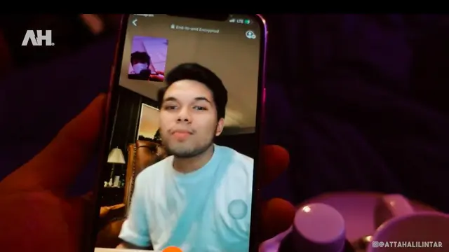 Atta Halilintar Positif Covid-19 Untuk Kedua Kalinya, Ini 7 Momen Aurel Jenguk Pakai APD. (Sumber: YouTube/Atta Halilintar)