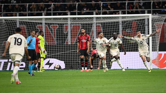 Selebrasi pemain AS Roma saat mengalahkan AC Milan di Liga Europa