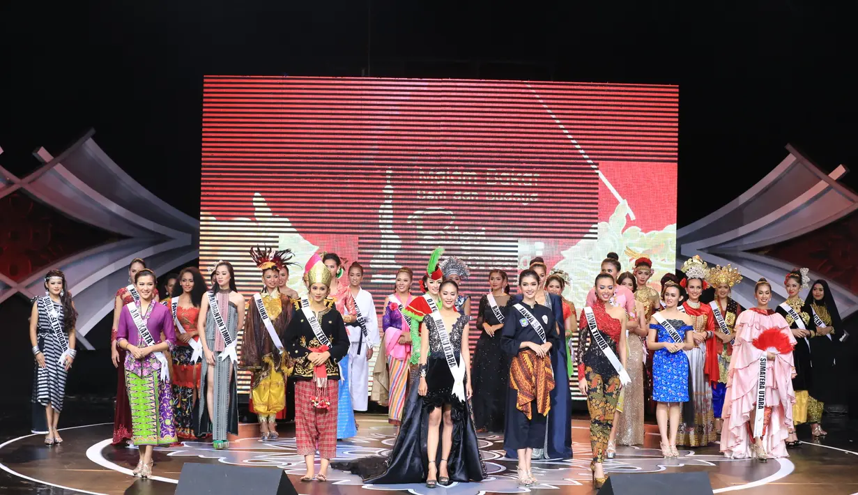 Di Malam Seni dan Budaya yang diselenggarakan pada Senin (27/3), penampilan para finalis ternyata berhasil mebuat para juri pusing. Kepusingan terjadi lantaran para finalis tampil dengan maksimal. (Adrian Putra/Bintang.com)