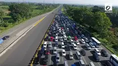 Libur panjang hari raya idhul adha 1438, arus wisata di kawasan puncak bogor jawa barat jumat pagi hari ini mencapai titiknya.