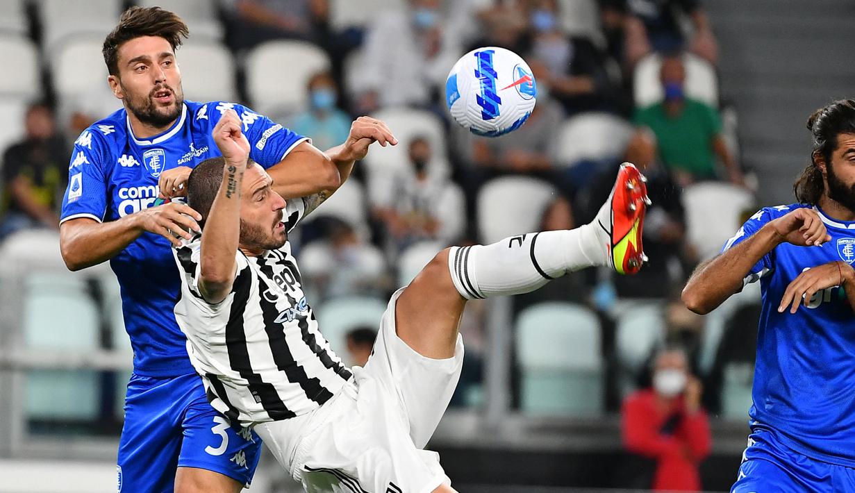 Gol Mancuso itu membuat kepercayaan diri anak asuh Aurelio Andreazzoli semakin bersemangat menyerang. Mereka kemudian semakin rajin menyerang dan membuat pertahanan Juventus kewalahan. (Foto: AFP/Isabella Bonotto)