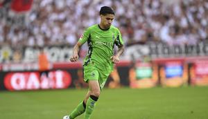 Bek Borussia Monchengladbach, Kevin Diks. (THOMAS KIENZLE / AFP)