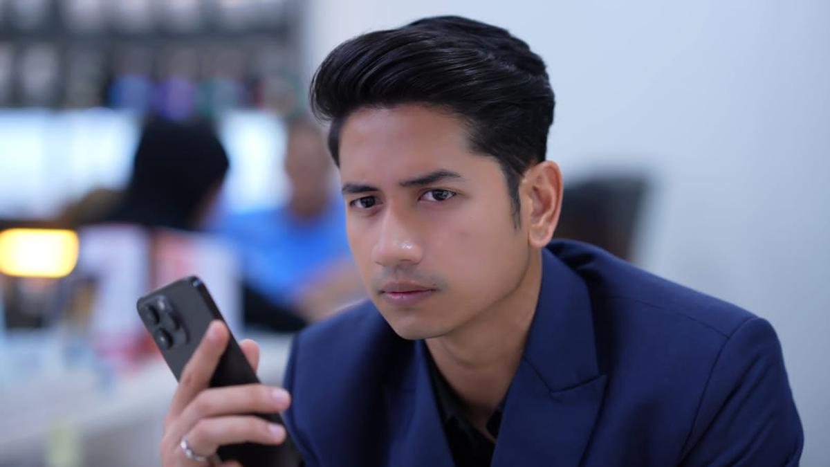 Zikri Daulay Jadi Fauzan yang Memikat: Perjuangan Cinta dan Pujian Asma Nadia di 'Cinta di Ujung Sajadah'