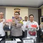 Kapolres Lampung Selatan, AKBP Yusriandi Yusrin saat jumpa pers penetapan dua tersangka perang sarung. Foto (Istimewa)