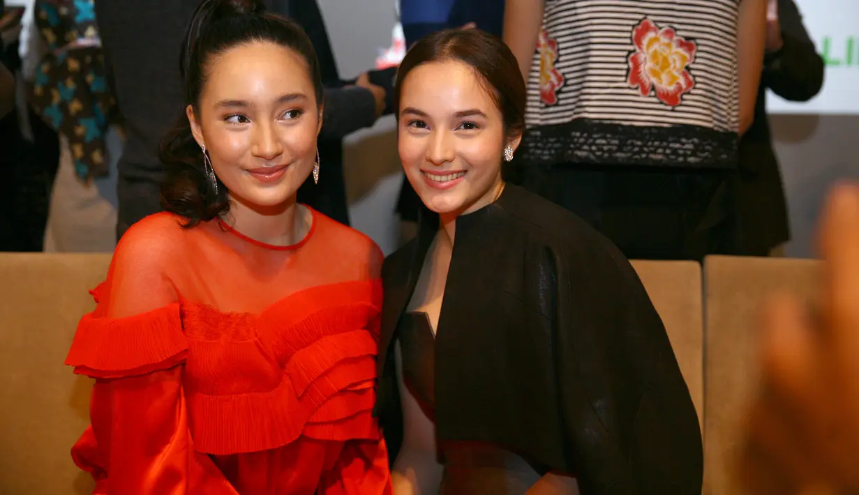 Film ini juga dibintangi oleh dua aktris muda, Tatjana Saphira yang berperan sebagai Hulya dan Chelsea Islan sebagai Kiera yang jago banget bermain biola. (Nurwahyunan/Bintang.com)