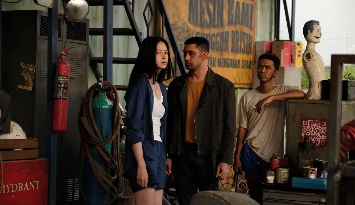 Memerankan tokoh utama, Reza menyebut Gaspar adalah karakter paling unik yang pernah dimainkan. “Tokoh Gaspar adalah salah satu peran paling unik yang pernah saya mainkan dan film ini memberi saya ruang untuk bereksplorasi dengan luas.