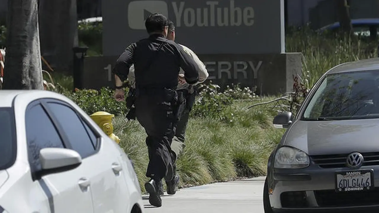 Penembakan terjadi di markas YouTube di San Bruno, California, Amerika Serikat pada Selasa 3 April 2018. (JEFF CHIU / AP)