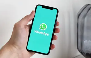 WhatsApp bakal Bisa Tambah Akun Ketiga untuk iPhone