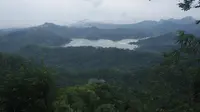 Kalibiru berada di kawasan Bukit Menoreh, Kabupetan Kulonprogo, Yogyakarta.