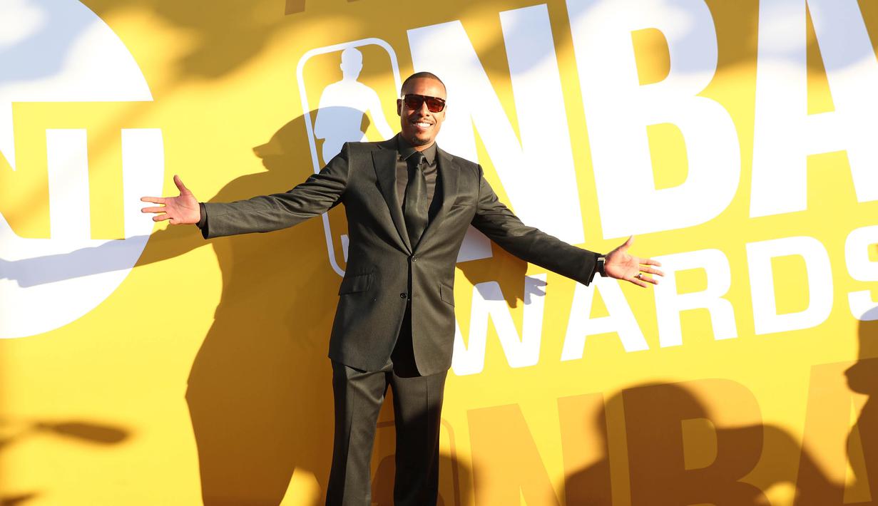 Pebasket Boston Celtics, Paul Pierce, berpose saat melintasi karpet merah NBA Awards 2017 di Basketball City, New York, Senin, (26/6/2017). (NBAE via Getty Images/Nathaniel S Butler)