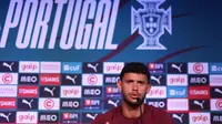 Gelandang Portugal, Matheus Nunes, memberikan keterangan di dalam konferensi pers jelang laga pertamanya di Piala Dunia 2026. (PATRICIA DE MELO MOREIRA / AFP)
