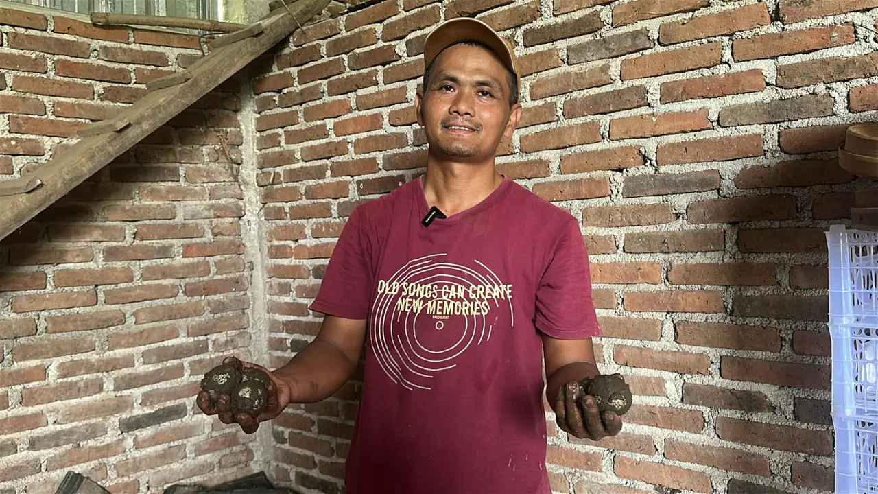 Perajin telur asin di Madiun