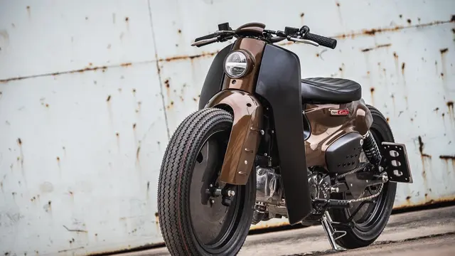 Honda Super Cub Disulap Jadi Cafe Racer Keren (Foto: Carscoops)