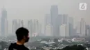 Meski sudah menerapkan kebijakan bekerja dari rumah, kualitas udara di DKI Jakarta masih belum juga membaik. (Liputan6.com/Faizal Fanani)