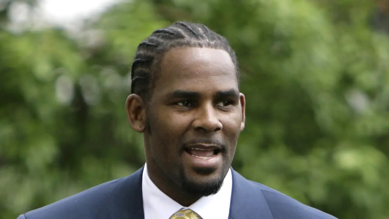 Penyanyi RnB R. Kelly percaya kalau musiknya telah merubah dunia.