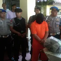 Pelaku pembunuhan Feby Kurnia, mahasiswi UGM Yogyakarta akhirnya tertangkap. Muka pelakunya ngeselin.