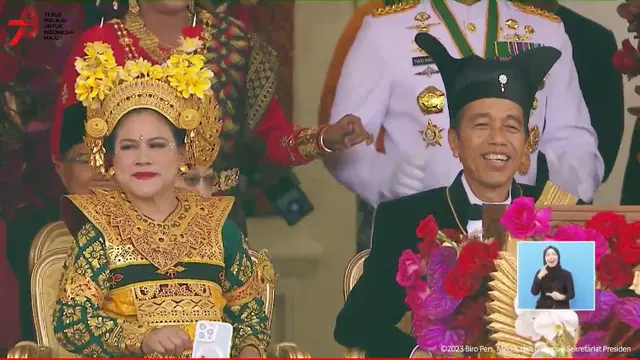 Presiden Joko Widodo (Jokowi) dan Ibu Negara Iriana menikmati penampilan Putri Ariani di acara HUT ke-78 Republik Indonesia (HUT ke-78 RI) pada Kamis (17/8/2023) di Istana.