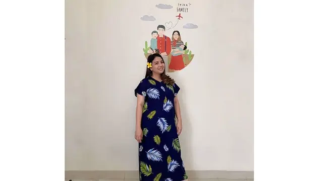 Sebut Berat Badannya Cocok untuk Usia 53 Tahun, Ini 6 Potret Terbaru Tya Ariestya