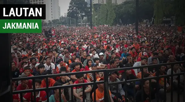 Berita video jakmania nobar pertandingan di tempat yang tidak jauh dari Stadion Utama Gelora Bung Karno, Sabtu (9/12/18).
