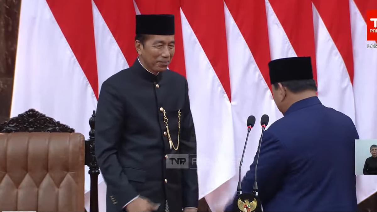 Jokowi Resmi Purna Tugas, Pulang ke Istana Tanpa Mobil Kepresidenan-1 Berita Viral Hari Ini Minggu 20 Oktober 2024