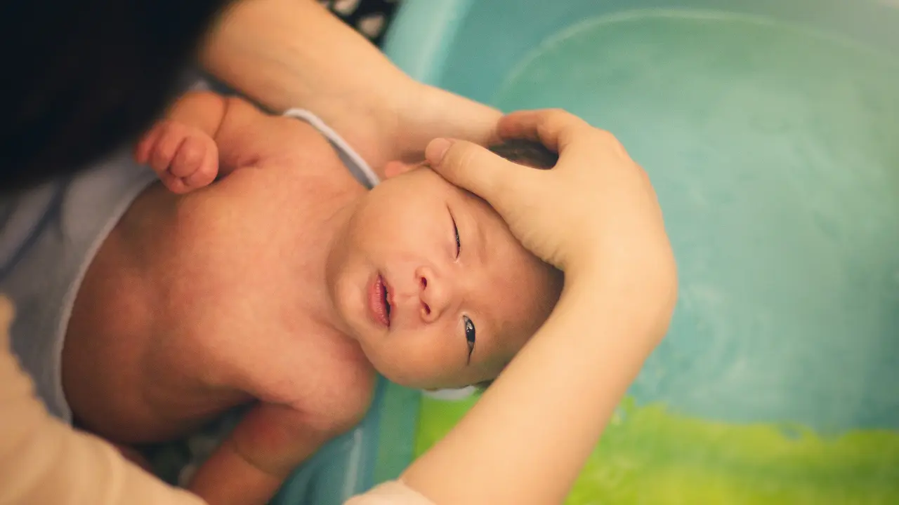 Merawat Bayi