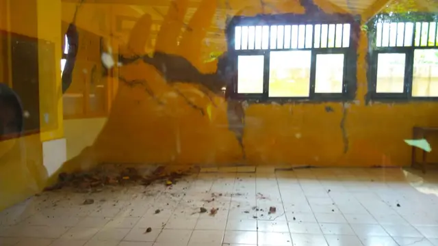 Sekolah retak di Suwidak Kecamatan Wanayasa, Banjarnegara, Desember 2019. (Foto: Liputan6.com/Zaki untuk Muhamad Ridlo)