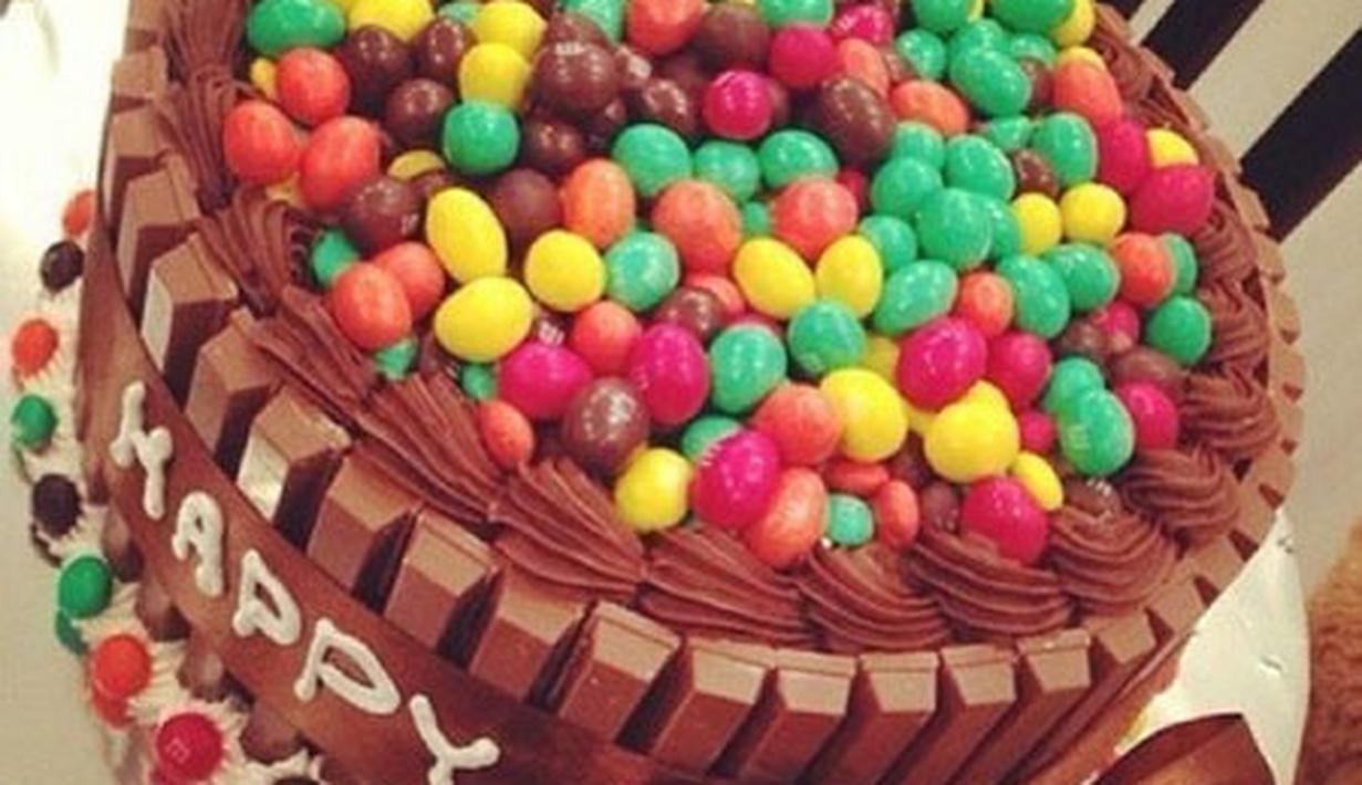 30+ Trends Ideas Kue Ulang Tahun Ornamen Coklat - Tasya Kuhl