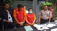 Jajaran Subdit Cyber Crime Direktorat Reserse Kriminal Khusus (Ditreskrimsus) Polda Metro Jaya menangkap dua pelaku penipuan melalui Facebook. (Merdeka.com/Ronald)