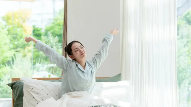 Kenali Jam Tidur Ideal dan Perawatan yang Tepat untuk Bikin Kulit Glowing di Pagi Hari