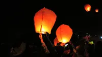 1.000 Lampion Imlek Terbang Hiasi Langit Solo