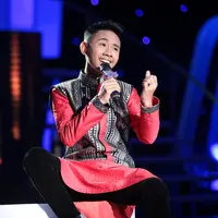 Salah satu kontestan asal Gowa, Rafly menunjukkan penampilan terbaiknya untuk bisa lolos ke babak 10 besar dalam penampilan Top 15 Result Grup 4 pada 22 Maret 2016. (Adrian Putra/Bintang.com)