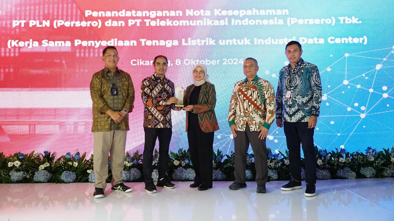 acara penandatanganan nota kesepahaman antara PT Telkom Indonesia (Persero) dan PT PLN (Persero)