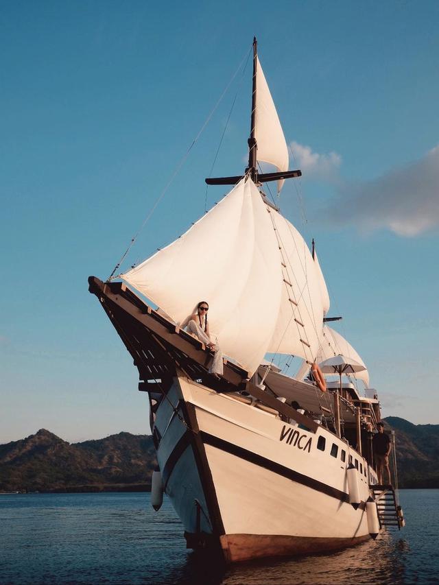 Alyssa Daguise Liburan di Labuan Bajo