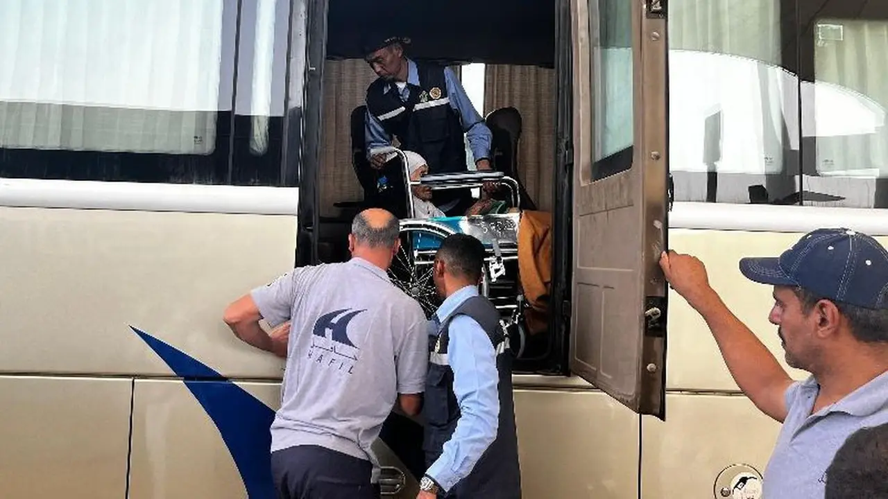 Bus Khusus untuk Jemaah Haji Lansia dan Disabilitas Kembali Beredar di Bandara Jeddah