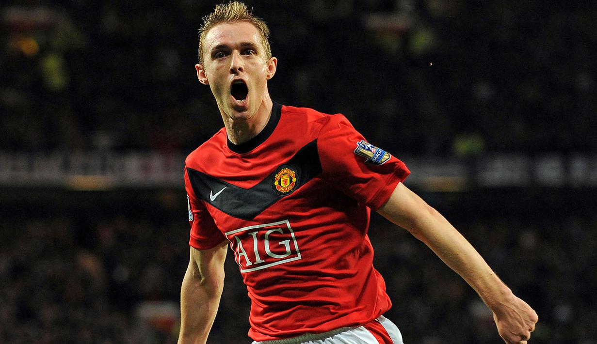 Darren Fletcher. Gelandang asli Akademi Manchester United ini mulai masuk skuat senior pada musim 2002/2003. Total 12,5 musim bersama Manchester United, ia tampil dalam 342 laga dengan mencetak 24 gol. Ia dilepas gratis ke WBA pada 2015 saat kontraknya berakhir. (Foto: AFP/Andrew Yates)