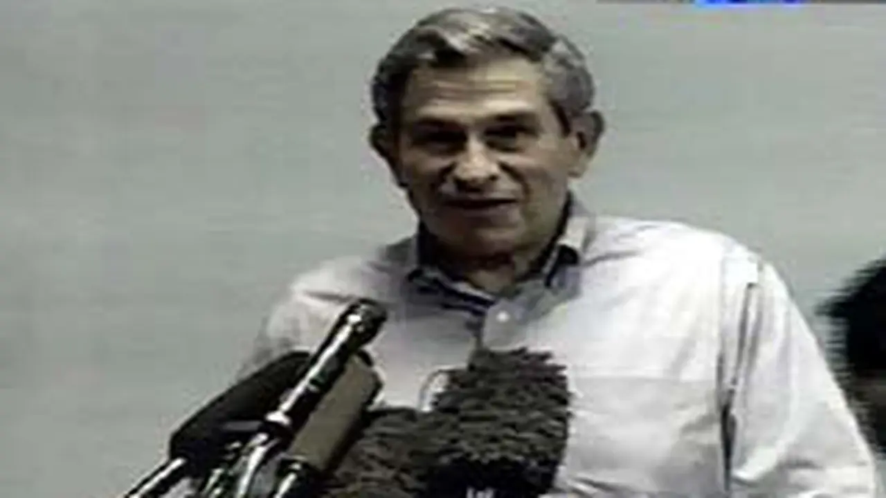 040405aBankDunia2.jpg