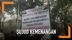 Relawan pendukung Prabowo berkumpul untuk mengikuti sujud syukur atas klaim kemenangan Prabowo Subianto.