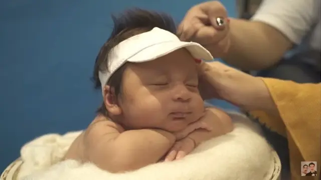 Kiano Tiger Wong Lakukan Pemotretan Baby Born, Ini 7 Potretnya yang Menggemaskan