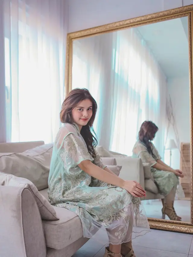 7 Potret Safira Crespin, Gadis Cantik yang Kabarnya Diselingkuhi Endy Arfian