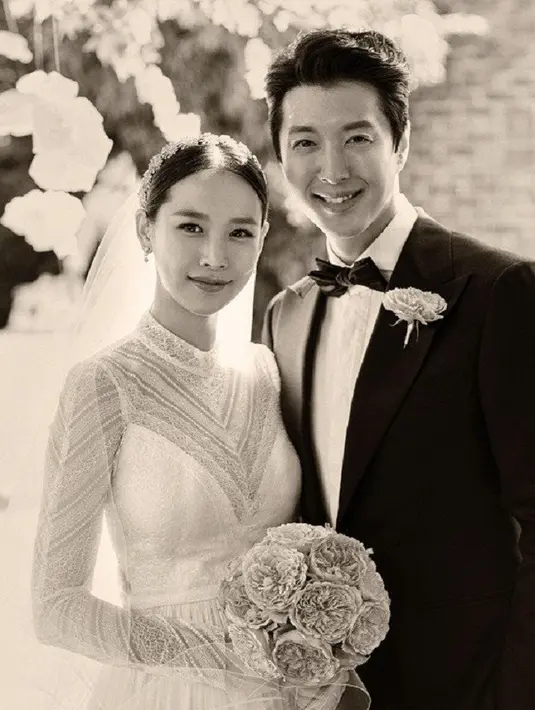 Jalinan asmara mereka sempat heboh, lantaran warganet menduga jika Jo Yoon Hee jadi penyebab putusnya Lee Dong Gun dan Jiyeon T-Ara. (foto: allkpop.com)