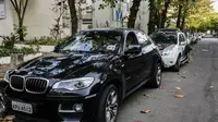 Mobil diplomat Rusia yang diserang. (Daily Mail/Alex Ribier0)