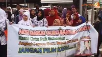 [VIDEO] Para Guru Honorer Demo Kantor Jokowi pada Hari Guru