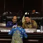 Ketua DPD La Nyalla Mahmud Mattalitti ( kanan) bersama wakil ketua DPD Nono Sampono (tengah) Sultan Bachtiar Najamudi (kiri) dan Mahyudin (kanan) saat memimpin jalannya rapat paripurna di gedung Nusantara V, kompleks MPR/DPR, Senayan, Jakarta, Rabu (2/10/2019). (Liputan6.com/Johan Tallo)