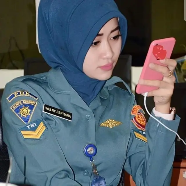 6 Potret Serka Welny Septiana, Prajurit TNI Angkatan Laut yang Curi Perhatian