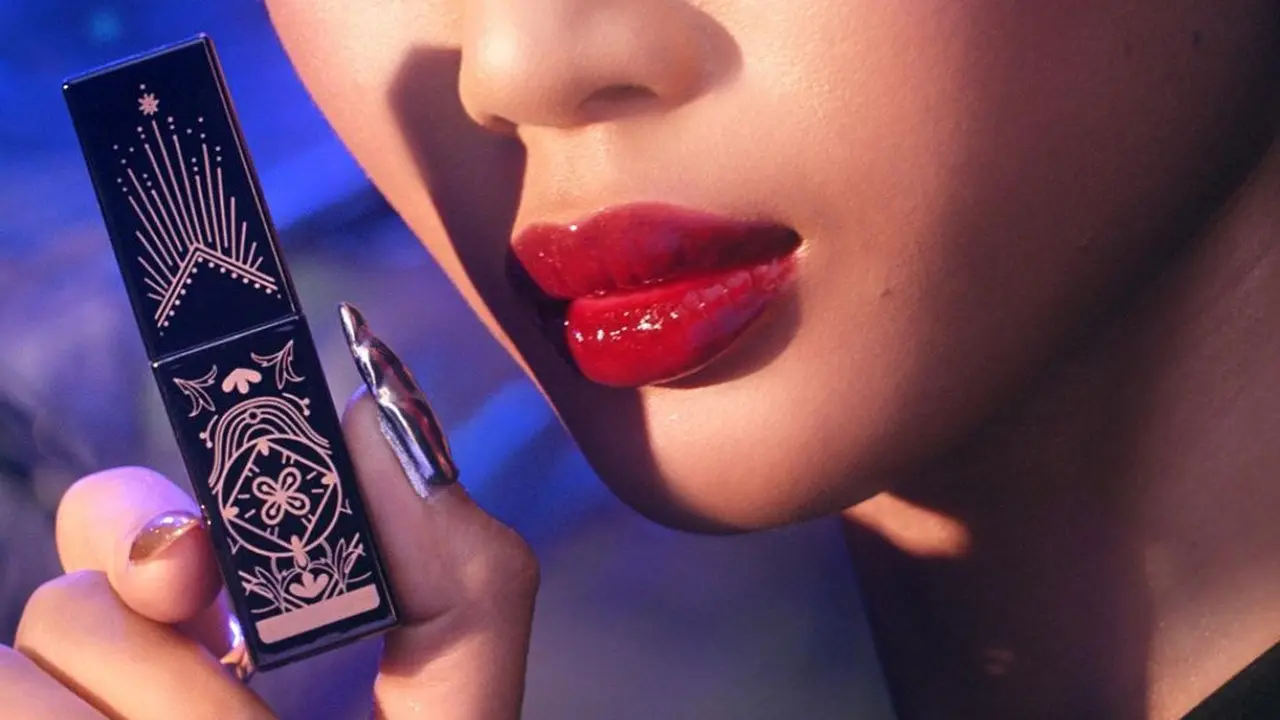 Make Over X Hian Tjen "Empress Glassy Lip Lacquer"